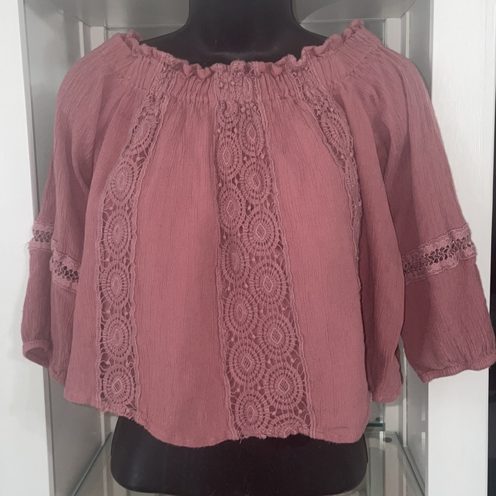 American Eagle crop off shoulder top. Size small
